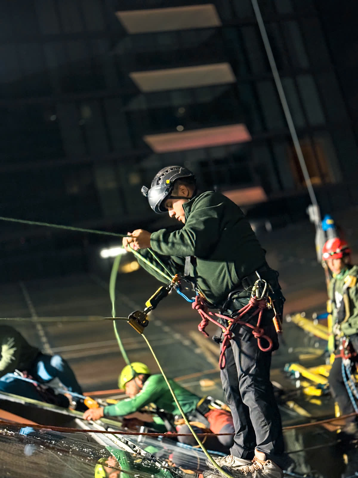 SKYHANGER 2 technician in rope access action shot